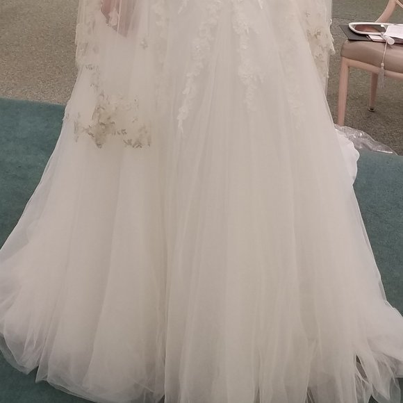 Wedding Dress - NWT Jewel by David's Bridal - Picture 11 of 11